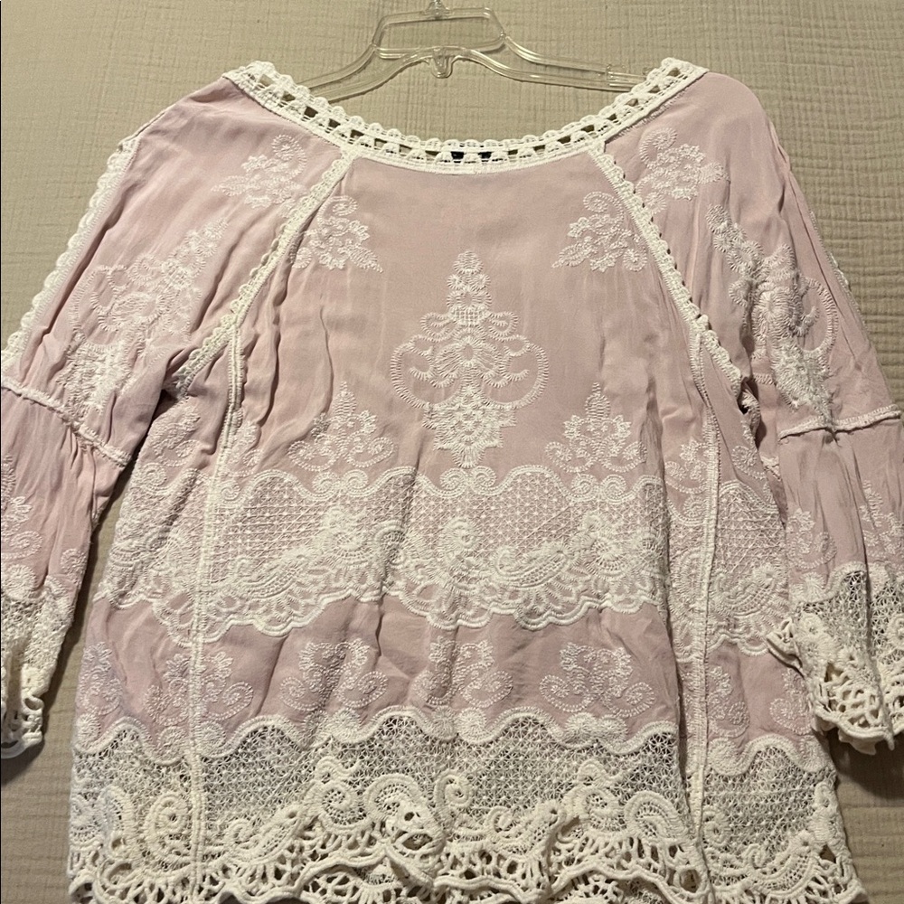 Democracy Top Embroidered Crochet Boho 3/4th Bell Sleeve Scoop neck Scallop Hem - Picture 5 of 6